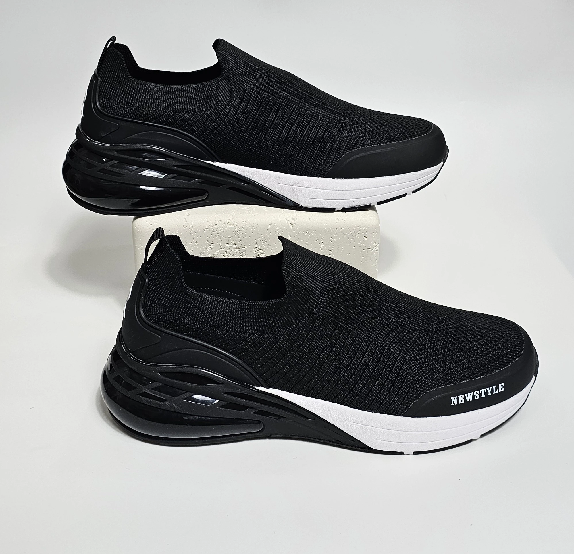 حذاء رياضي بتصميم عصري ومريح