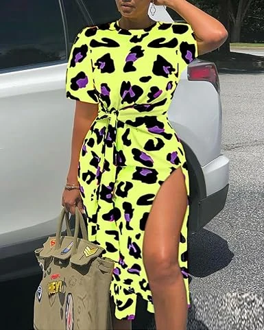 فستان متوسط الطول بطبعة جلد الفهد للنساء مع ربطة خصر وقبة دائرية وأكمام قصيرة فس