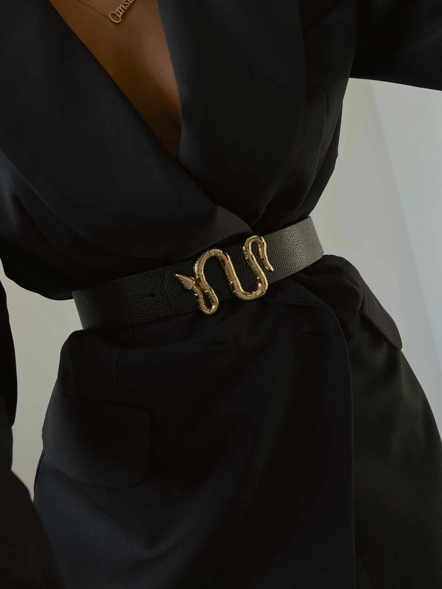 حزام جلد أسود فاخر