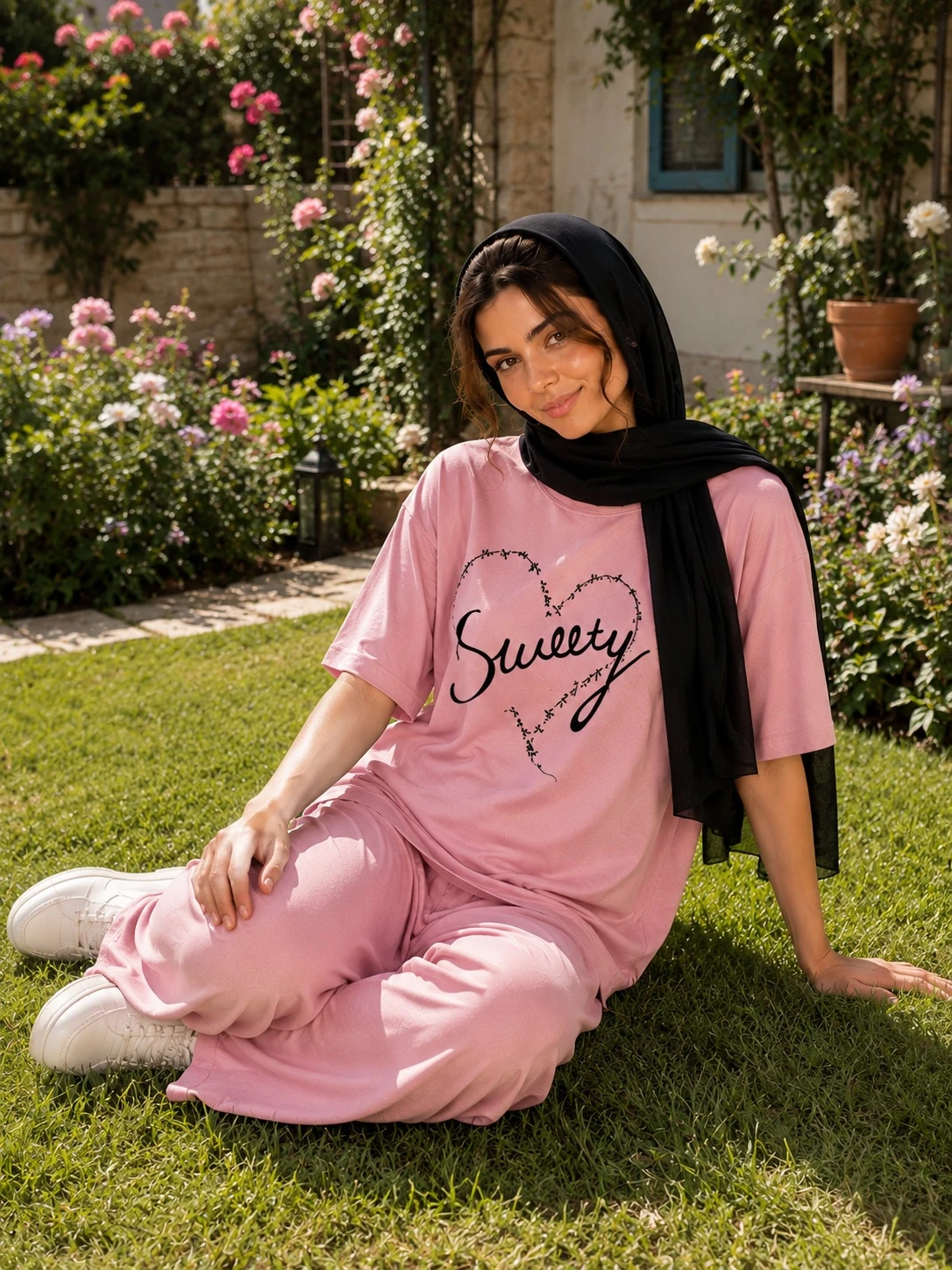بيجامه منزليه مريحه وانيقه تيشيرت مخطط وبنطلون واسع بخصر مطاطي
